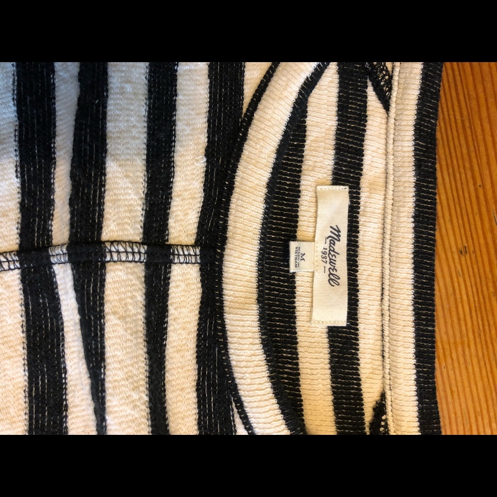 Madewell Black & White Striped Shirt.✨